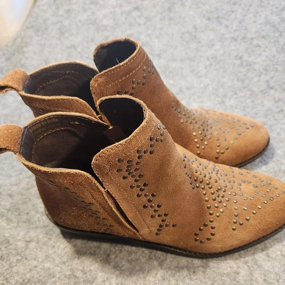 Sbicca Boots Womens Size 6.5 Brown Suede Leather Studded Western Ankle‎ Booties